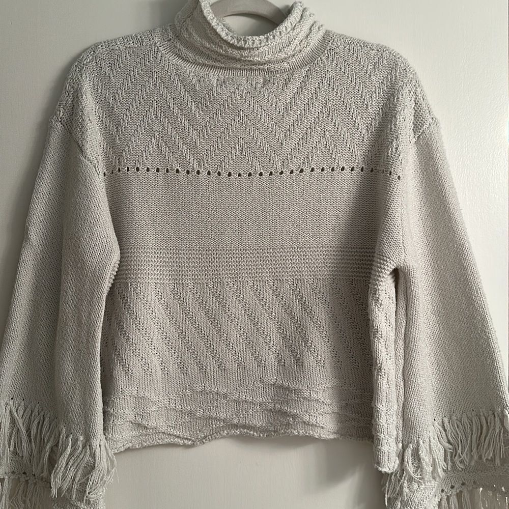 NWOT RARE Revolve John + Jenn Cream Turtleneck Fringe Sleeve Sweater Size M - Picture 10 of 15